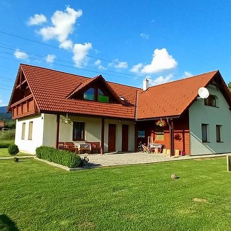 Ubytovanie U Huberta Bešeňová Exteriör bild