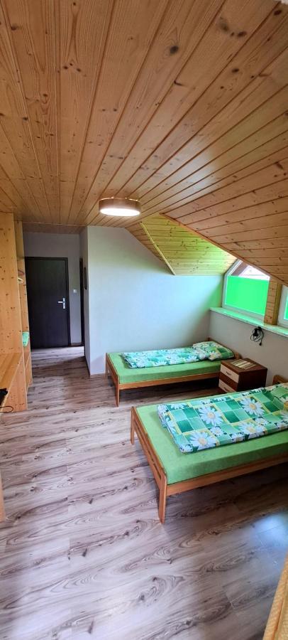 Ubytovanie U Huberta Bešeňová Exteriör bild